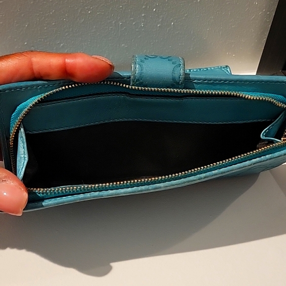 Authentic Gucci Wallet - Picture 8 of 10